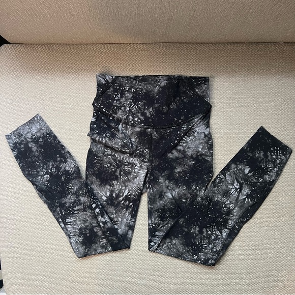 lululemon Base Pace legging size 4 - Picture 2 of 5